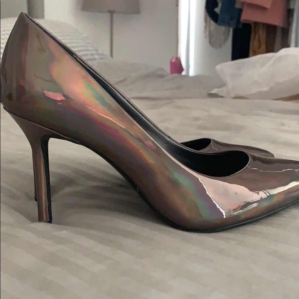 Metallic pumps - Picture 2 of 3